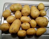 Foto del passaggio 1 della ricetta Patate arrosto al forno