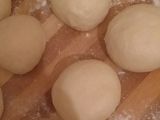 خبزة محشية بالسلق بالعجينة السحرية المورقة