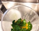 Foto del paso 3 de la receta: Salmón a la naranja con patatas al romero y tomillo