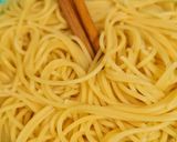 Foto langkah ke 2 dari resep Spaggetti Aglio Olio.
