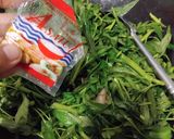 Foto langkah ke 2 dari resep Cah Kangkung Terasi.