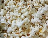 Foto langkah ke 2 dari resep Cheese Sweet Popcorn.