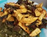 Foto langkah ke 7 dari resep Belut kentang cabai hijau.