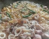 Foto langkah ke 2 dari resep Tumis cumi asin.
