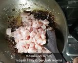 Foto langkah ke 3 dari resep Ayam masak kecap inggris.
