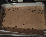 Foto del paso 8 de la receta: Bizcocho con Trufas de Fresa y Arándanos