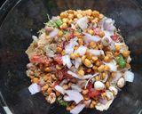 चटपटीत खाकरा भेळ (Khakhra Bhel Recipe In Marathi) रेसिपी स्टेप 2 फोटो