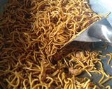 Foto langkah ke 3 dari resep Mie goreng spesial.