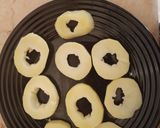 صورة لخطوة 2 من وصفة طاجين بطاطا على شكل دونتس 🥯