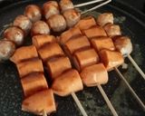Foto langkah ke 2 dari resep Sosis dan pentol bakar bumbu BBQ.