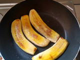 Pisang panggang saus gula merah nanas