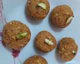 A picture of step 4 of Moong dal ladoo.