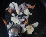 Foto langkah ke 2 dari resep Tumis Sederhana Bunga Bawang Merah.