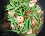 Foto langkah ke 3 dari resep Tumis buncis udang.