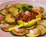 Foto del paso 5 de la receta: Lentejas con carpaccio de calabacín gambitas y aguacate