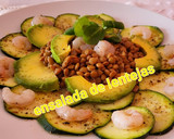 Foto del paso 5 de la receta: Lentejas con carpaccio de calabacín gambitas y aguacate