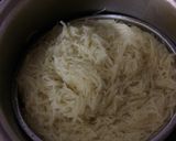 A picture of step 2 of Vermicelli khichdi.