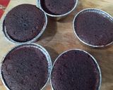 Foto langkah ke 6 dari resep Chocolate Cupcakes.
