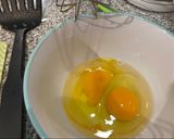 Foto del paso 1 de la receta: Tostadas con huevo en sartén 🍞 🍳