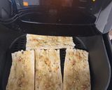 Une image de l'étape 2 de Garlic bread ou pain à l’ail à l’air fryer.