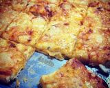 Foto langkah ke 3 dari resep Homemade Thin Crust Pizza (mozarella pizza).
