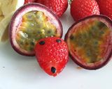 Foto del paso 3 de la receta: Batido de fresa, maracuyá y plátano