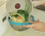 Foto langkah ke 5 dari resep Indomie Ayam Jamur Devina Hermawan.