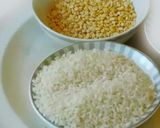A picture of step 1 of Ven Pongal (khara Pongal).