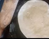 A picture of step 4 of Aloo paratha.