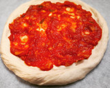 Foto del paso 6 de la receta: Coca o pizza de panceta, anchoas y parmesano