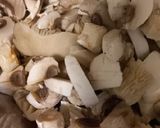 Gombapaprikás hagymás nokedlivel recept fázis 1 fotója