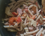 Foto del paso 3 de la receta: Pasta con salsa de atún, aceituna y alcachofa