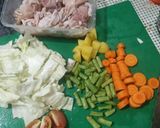 Foto langkah ke 1 dari resep Sop Ayam Rumahan (Bumbu Iris).
