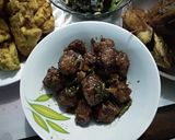 Foto langkah ke 5 dari resep Bola daging tumis kecap.
