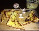 Foto langkah ke 3 dari resep Garlic Bread.