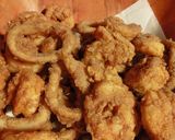 Foto del paso 4 de la receta: Rabas, cornalitos y langostinos rebozados con harina integral