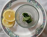 Foto langkah ke 2 dari resep Singapore Lemongrass Mint Tea.