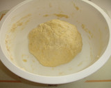 Foto del paso 7 de la receta: Empanada casera de tomate, atún y otros
