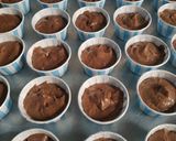 Foto langkah ke 4 dari resep Chocolate Cupcake.