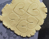 ஹார்ட் பட்டர் குக்கீ (Heart shape Butter cookie recipe in Tamil) ரெசிபி ஸ்டேப் 3 புகைப்படம்