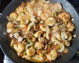 Foto del paso 3 de la receta: Paella de mariscos