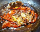 Hình bước làm 4 của món CUA xốt tiêu đen