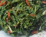 Foto langkah ke 3 dari resep Oseng daun singkong.