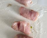 Foto del paso 3 de la receta Enrollados de pechuga con espárragos y jamón