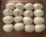 Foto del paso 1 de la receta: Huevos rellenos gratinados a los cuatro quesos con mostaza de Dijon