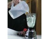 Foto del paso 2 de la receta: Agua de yogurt
