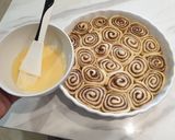 Cinnamon Rolls fehércsokis mázzal recept fázis 3 fotója