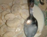 A picture of step 2 of Simple banana with milk.