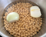 Foto del paso 1 de la receta: Potaje de garbanzos y espinacas muuuuy versionado