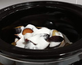 Foto del paso 2 de la receta: Mermelada de ciruelas negras en Crockpot